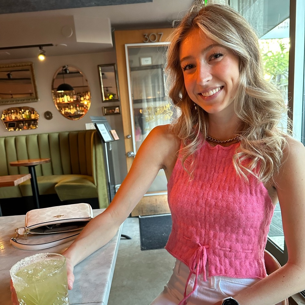 Meet your Posher, Mikayla